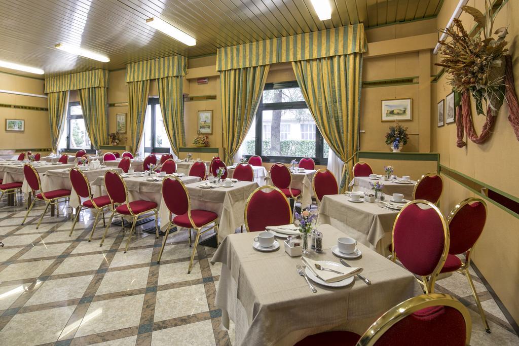 Hotel Falco D'Oro Tole Exterior photo