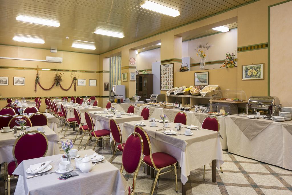 Hotel Falco D'Oro Tole Exterior photo