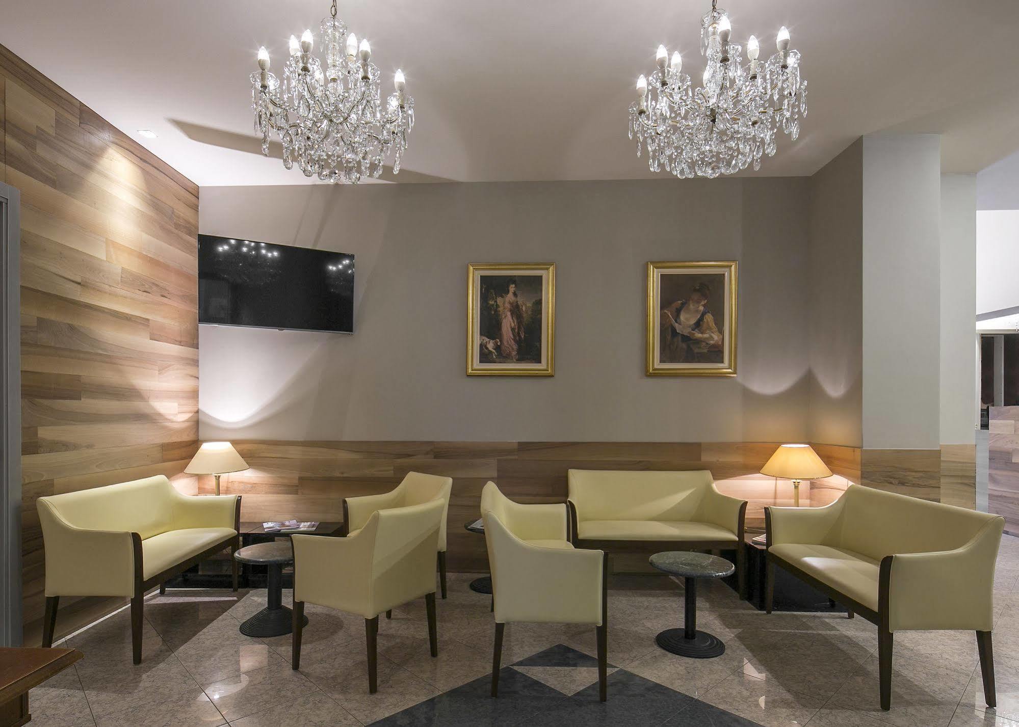 Hotel Falco D'Oro Tole Exterior photo